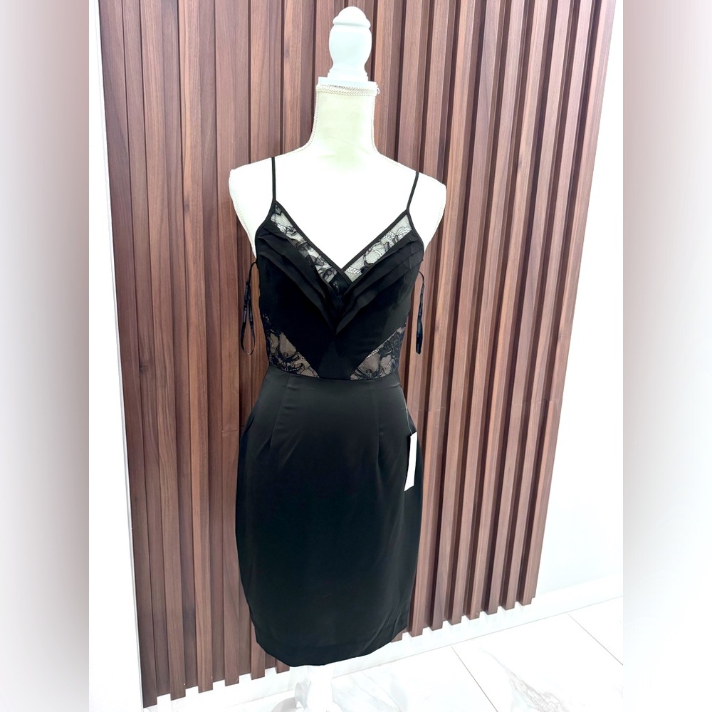 NWT 🏷️ BCBG mini black dress size 4